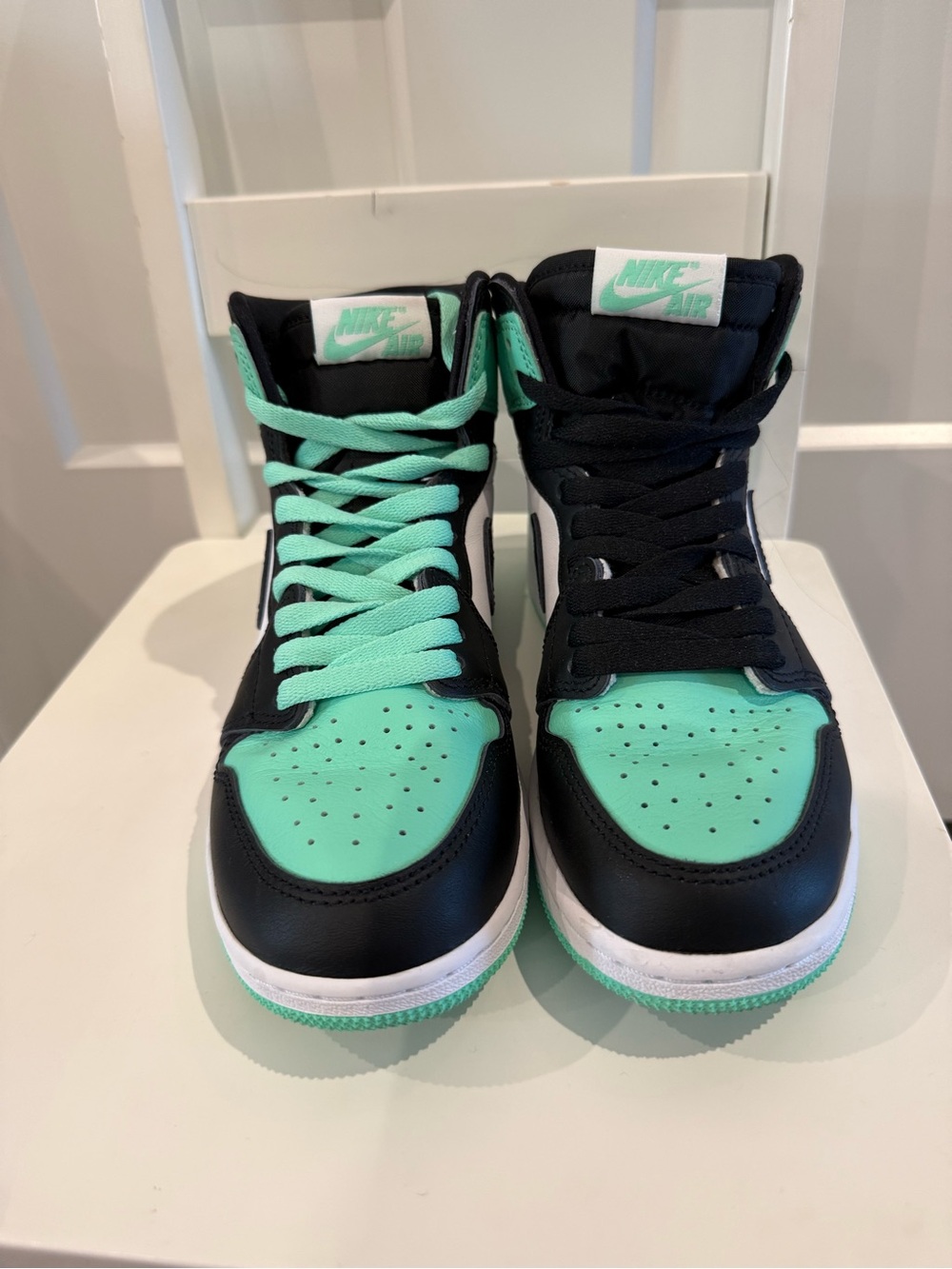 Nike Kids Air Jordan 1 Retro Green Glow sneakers - Picture 2 of 9